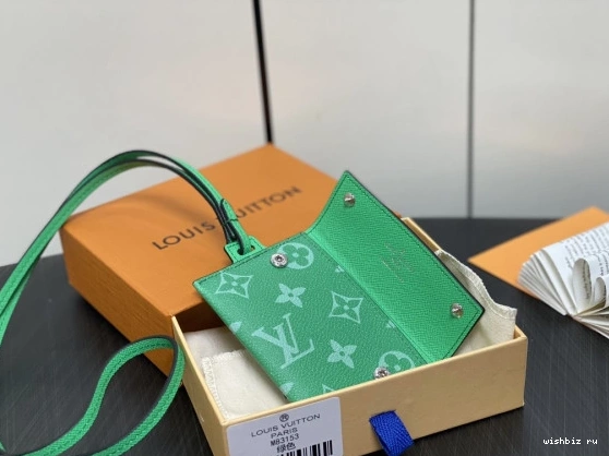 WIS Card Necklace-7.6*10*0.5CM Holder VUITTON LOUIS 0306